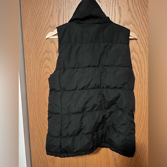 old navy black puffy vest - Picture 2 of 3